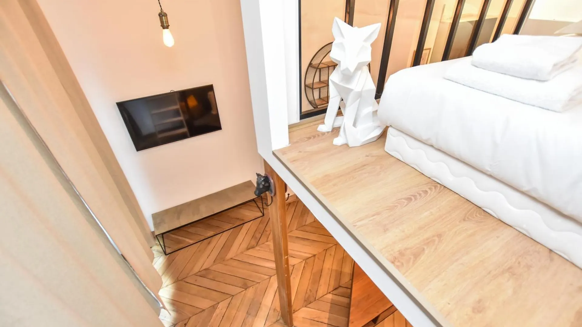 Cozy Nest Just Steps Away From The Lively Nation District Apartment Paris 0*,  France