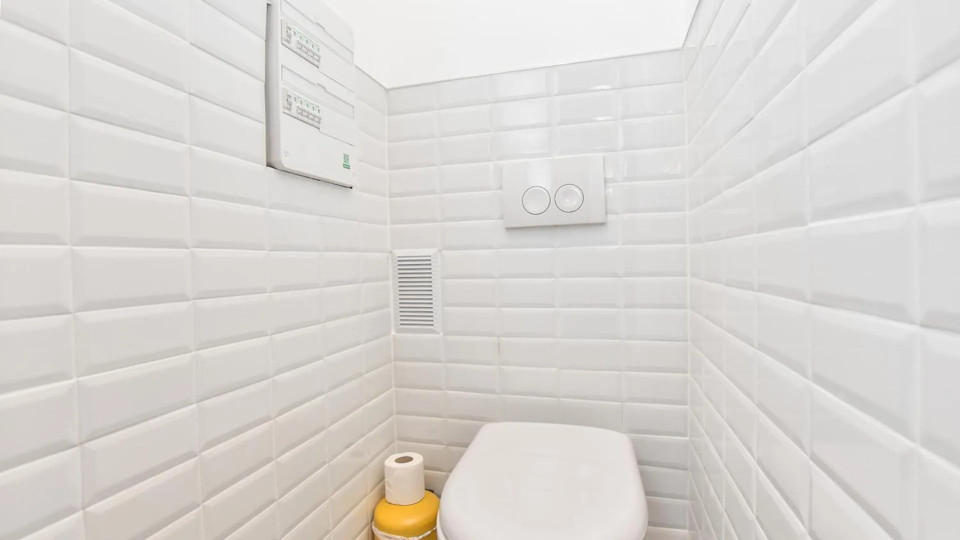 Cozy Nest Just Steps Away From The Lively Nation District Apartment Paris